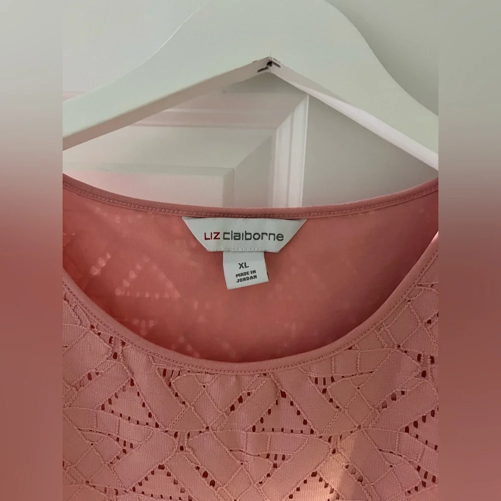 Lightly Worn, women’s XL Liz Claiborne Pink Short Sleeve Boxy Blouse - Picture 3 of 7